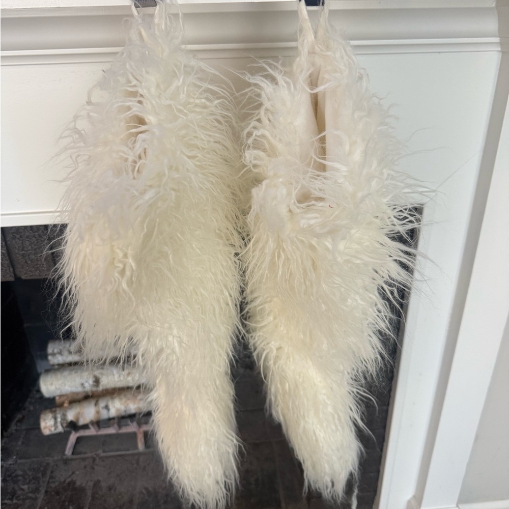 Christmas Tree Skirt & 2 Stockings - Picture 2 of 2